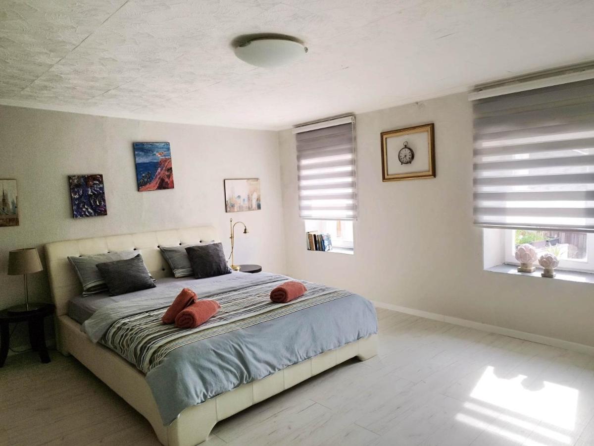 מוסטר Apartment With Garden Hanja מראה חיצוני תמונה