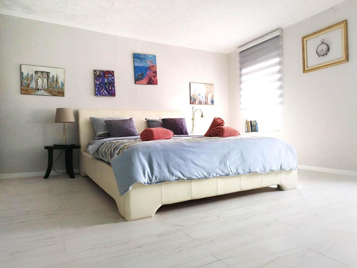 מוסטר Apartment With Garden Hanja מראה חיצוני תמונה