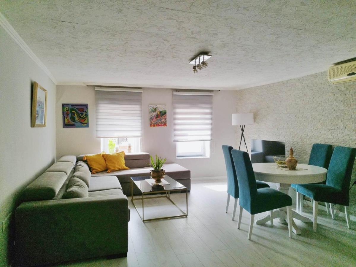 מוסטר Apartment With Garden Hanja מראה חיצוני תמונה